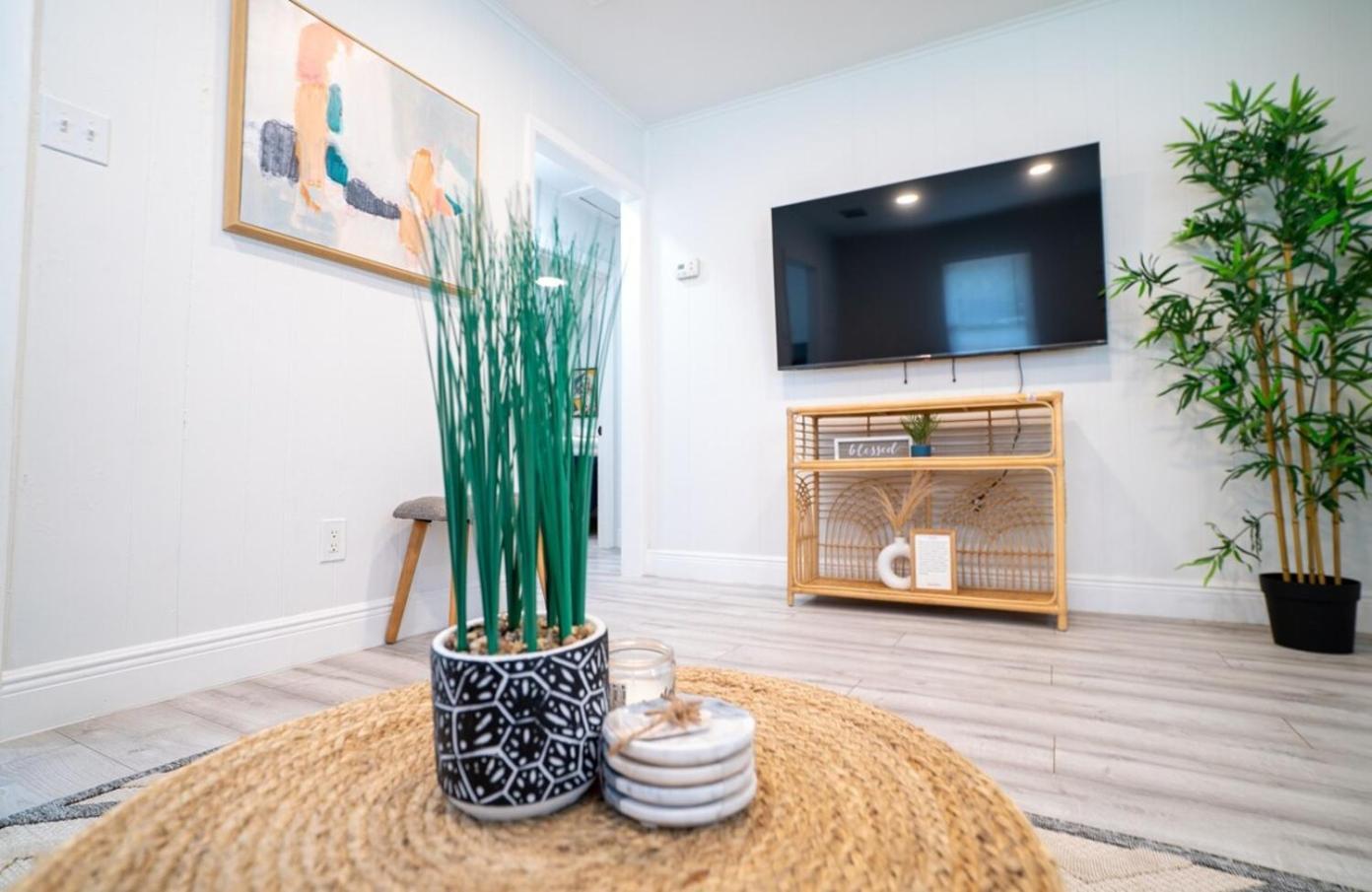 Homey Cozy Newly Renovated Stylish&Chic 7 Guests Tampa Exteriör bild